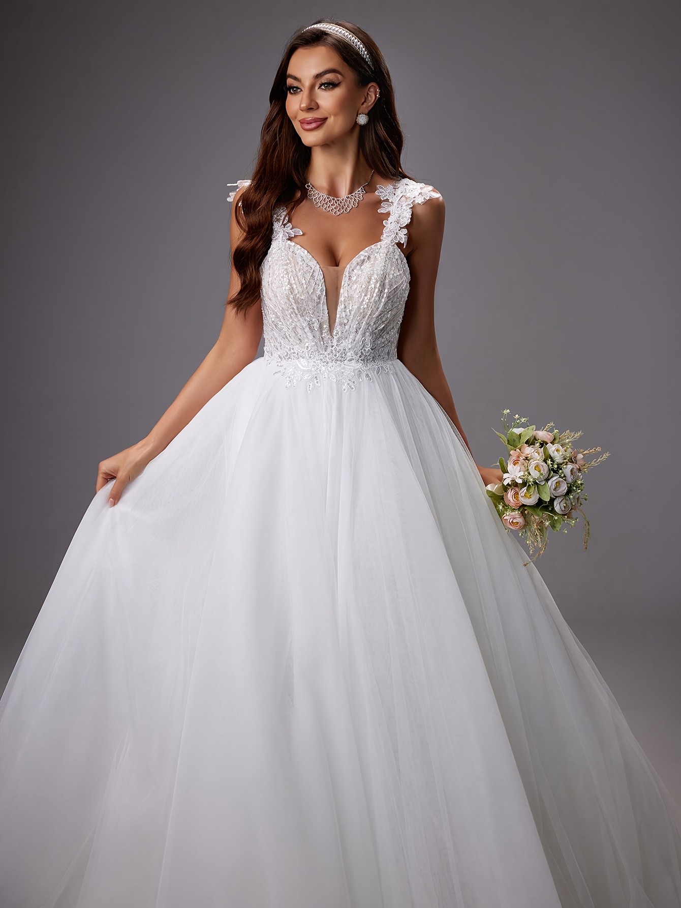Vestido de Novia Elegante con Escote en V, Espalda de Encaje Floral y Tirantes Cruzados - Solo Lavado a Mano, Ajuste Sin Elástico, Silueta Sirena para Mujer, Ideal para Todas las Estaciones - Imagen 5